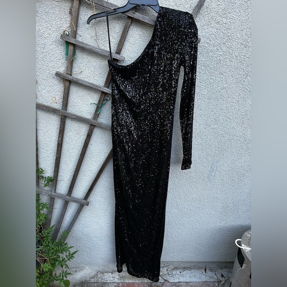 Michael Costello X Revolve Terri sequin Gown in Black - Picture 7 of 9